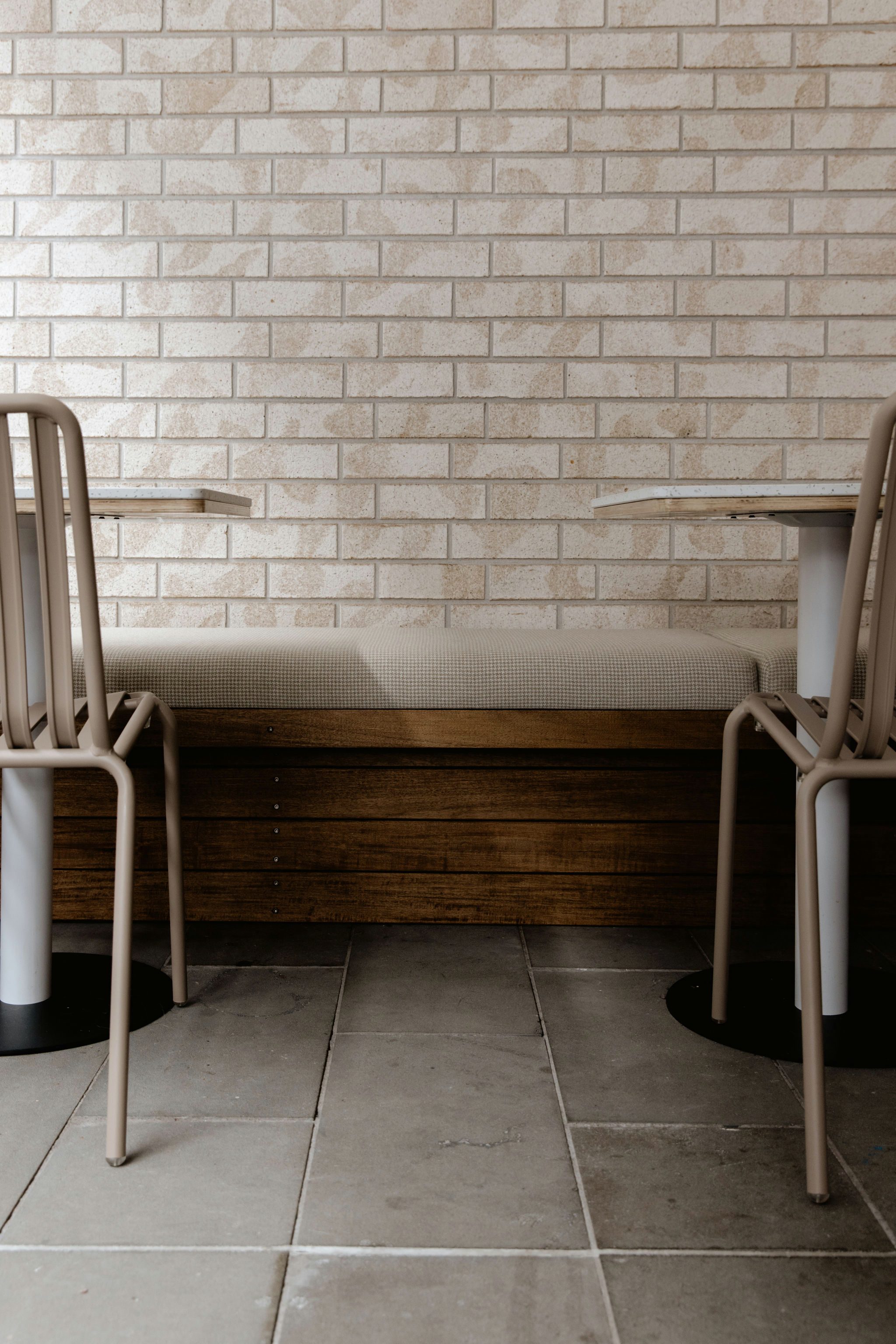 xterior seating at Kinfolk Café in Long Bay with Vitex decking